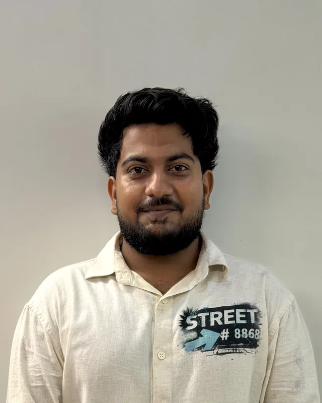 Portrait of Arshul Saifi